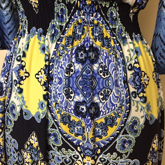 En Focus Printed V-Neck Maxi Dress - Picture 4 of 6